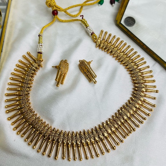 Dazzling Forest Jewels Golden Necklace from New York - Picture 5 of 5